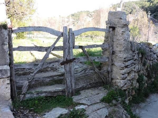 Font Del Roser Chiva de Morella Bagian luar foto